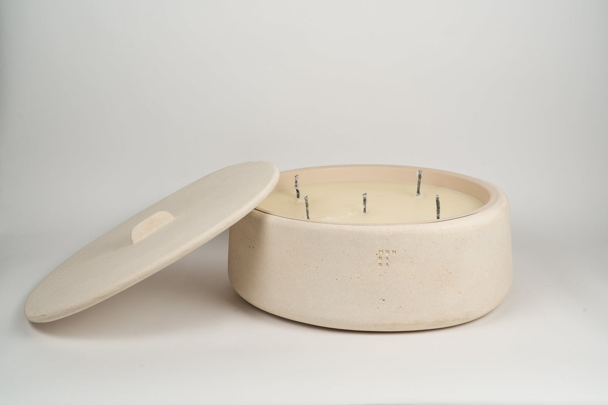Corse Outdoor Candle XXXL + lid — imagem oficial Mon Dada