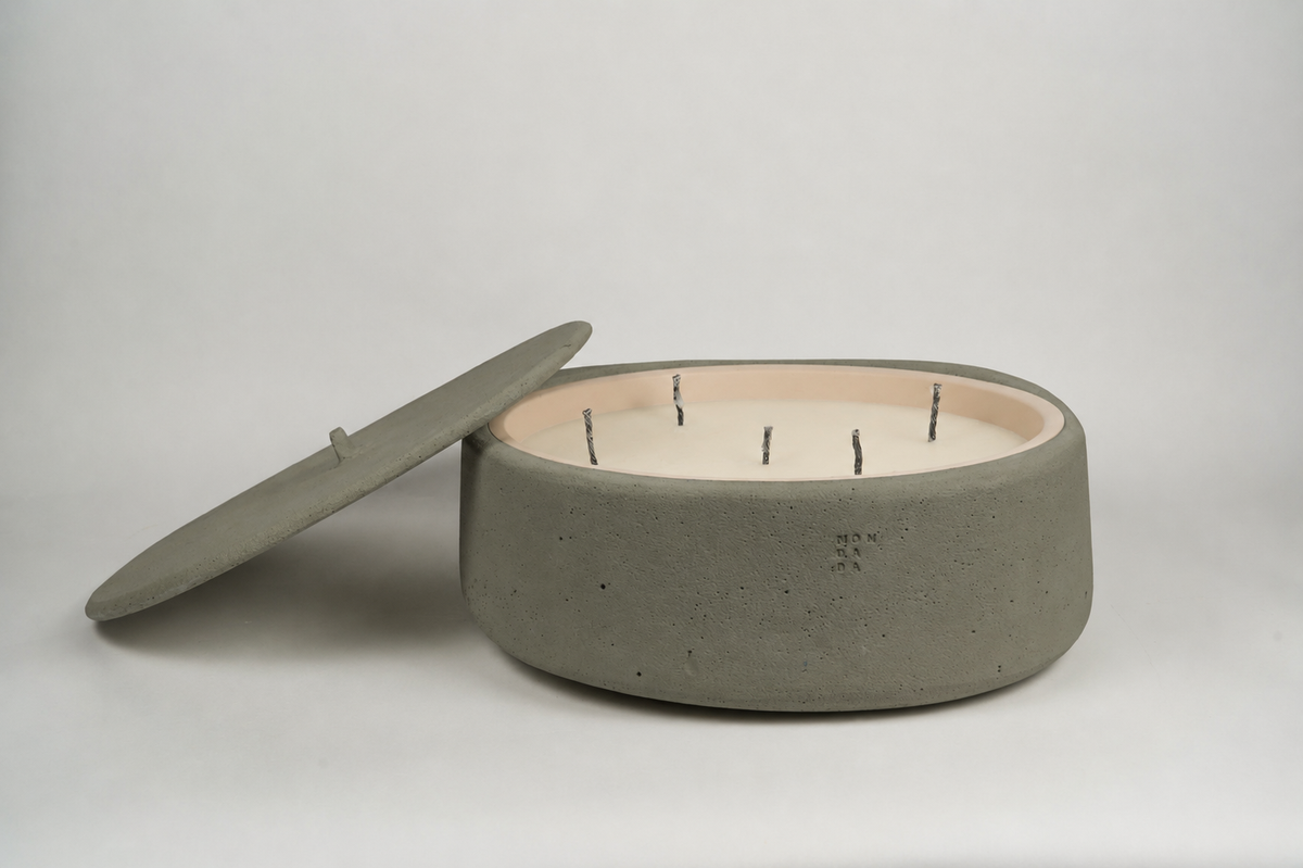 Corse Outdoor Candle XXXL + lid — imagem oficial Mon Dada