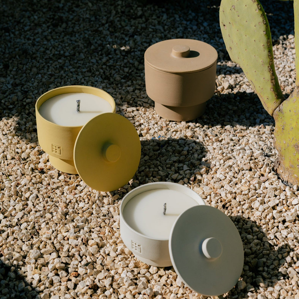 June Outdoor Candle ONE + lid — imagem oficial Mon Dada