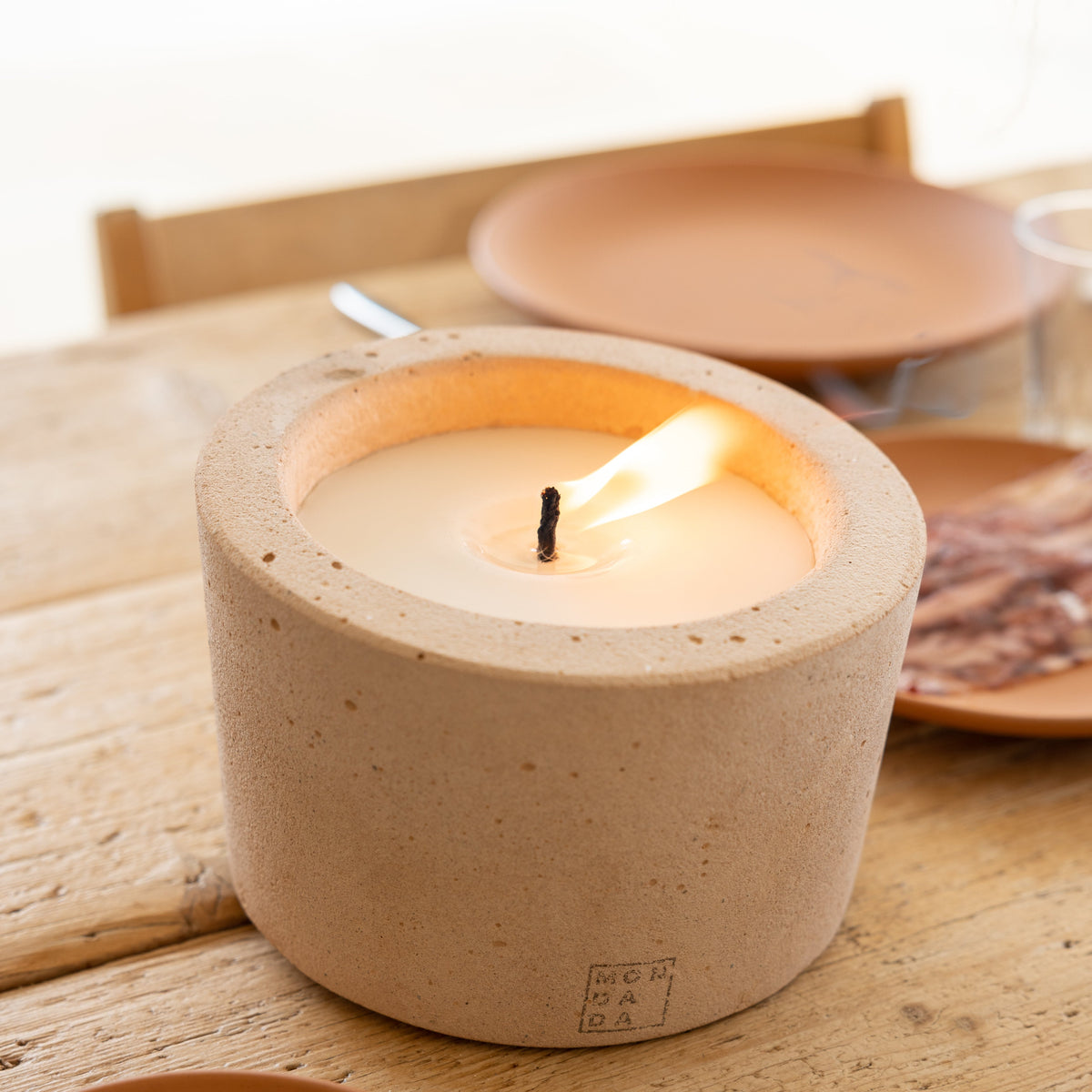 Urban Outdoor Table Candle Two — imagem oficial Mon Dada