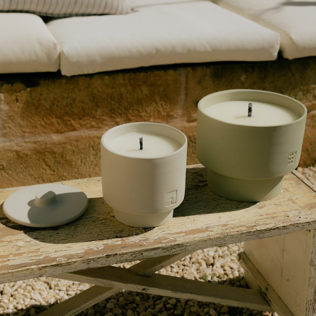 June Outdoor Candle ONE + lid — imagem oficial Mon Dada