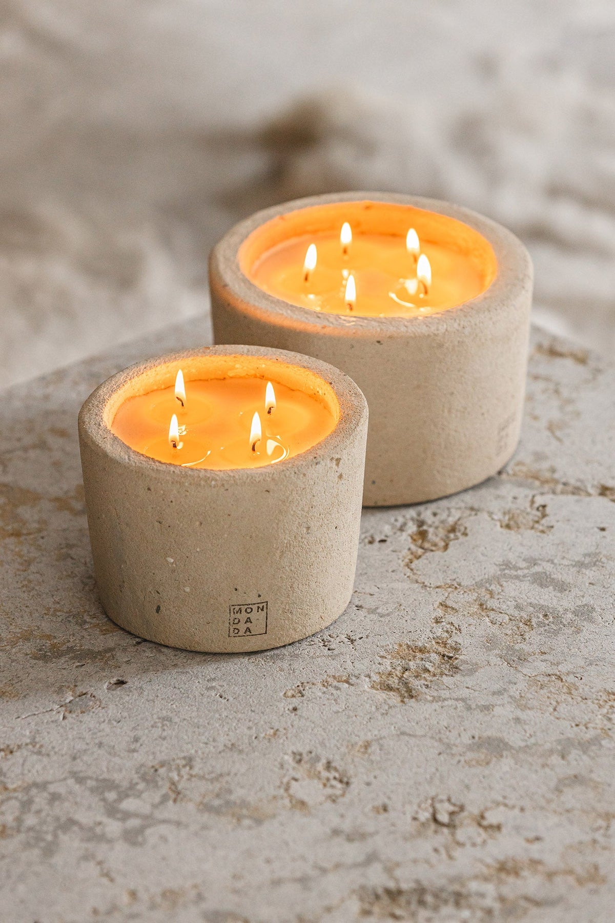 Urban Indoor Candle - Medium — imagem oficial Mon Dada