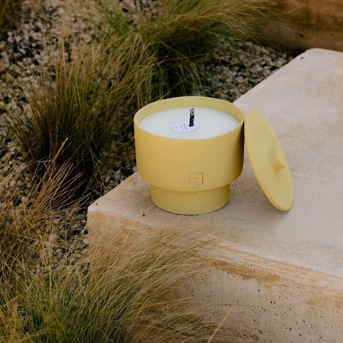 June Outdoor Candle THREE + lid — imagem oficial Mon Dada