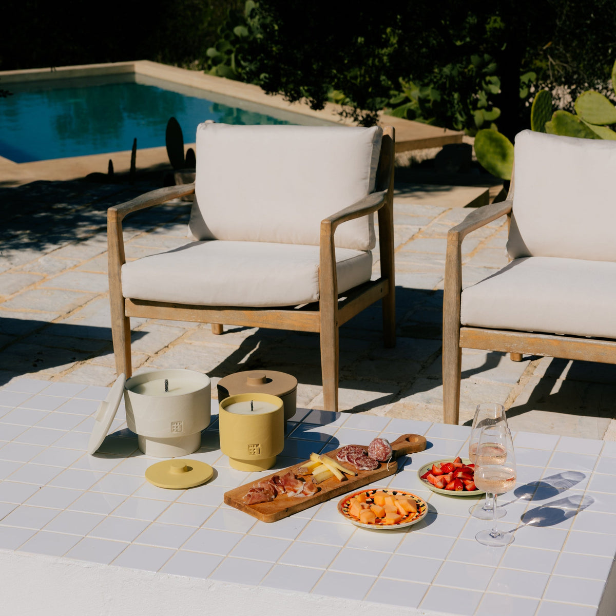 June Outdoor Candle THREE + lid — imagem oficial Mon Dada