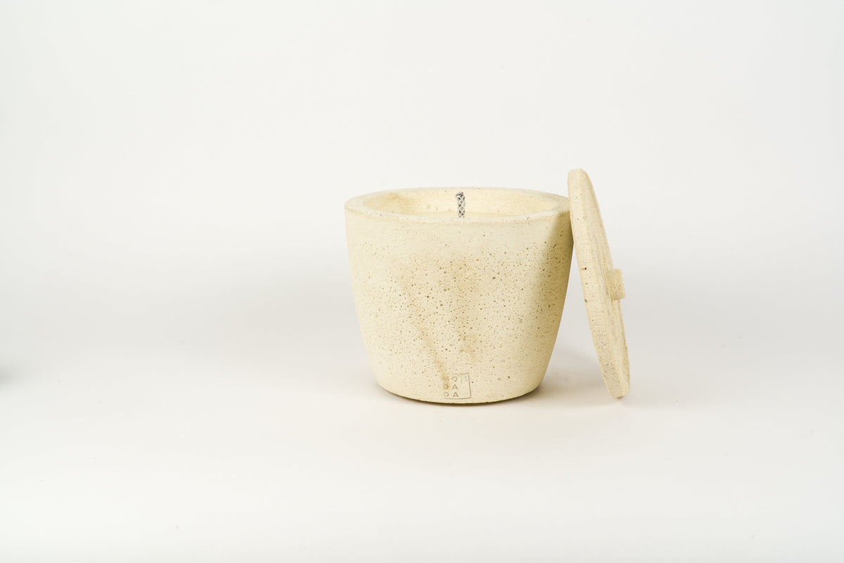 Urban Outdoor Garden Candle Medium + lid — imagem oficial Mon Dada
