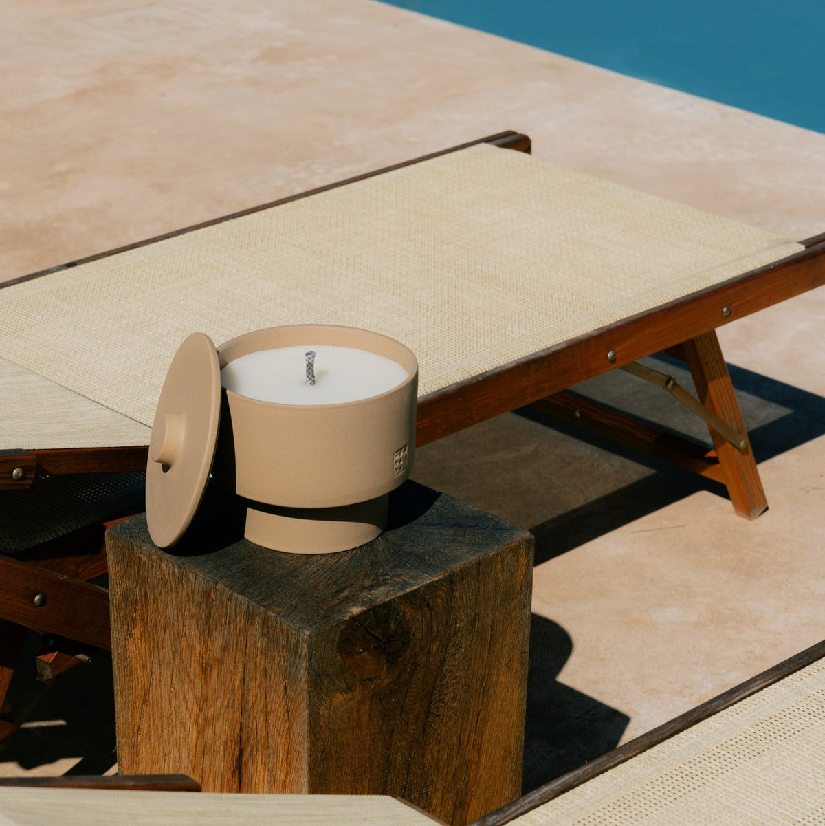 June Outdoor Candle THREE + lid — imagem oficial Mon Dada