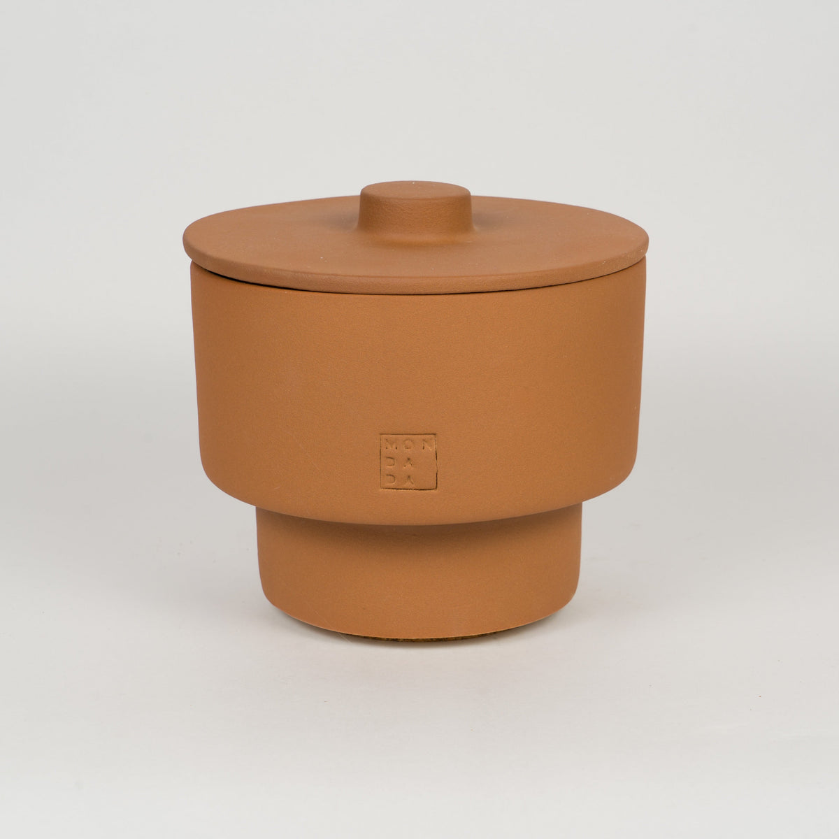 June Outdoor Candle THREE + lid — imagem oficial Mon Dada