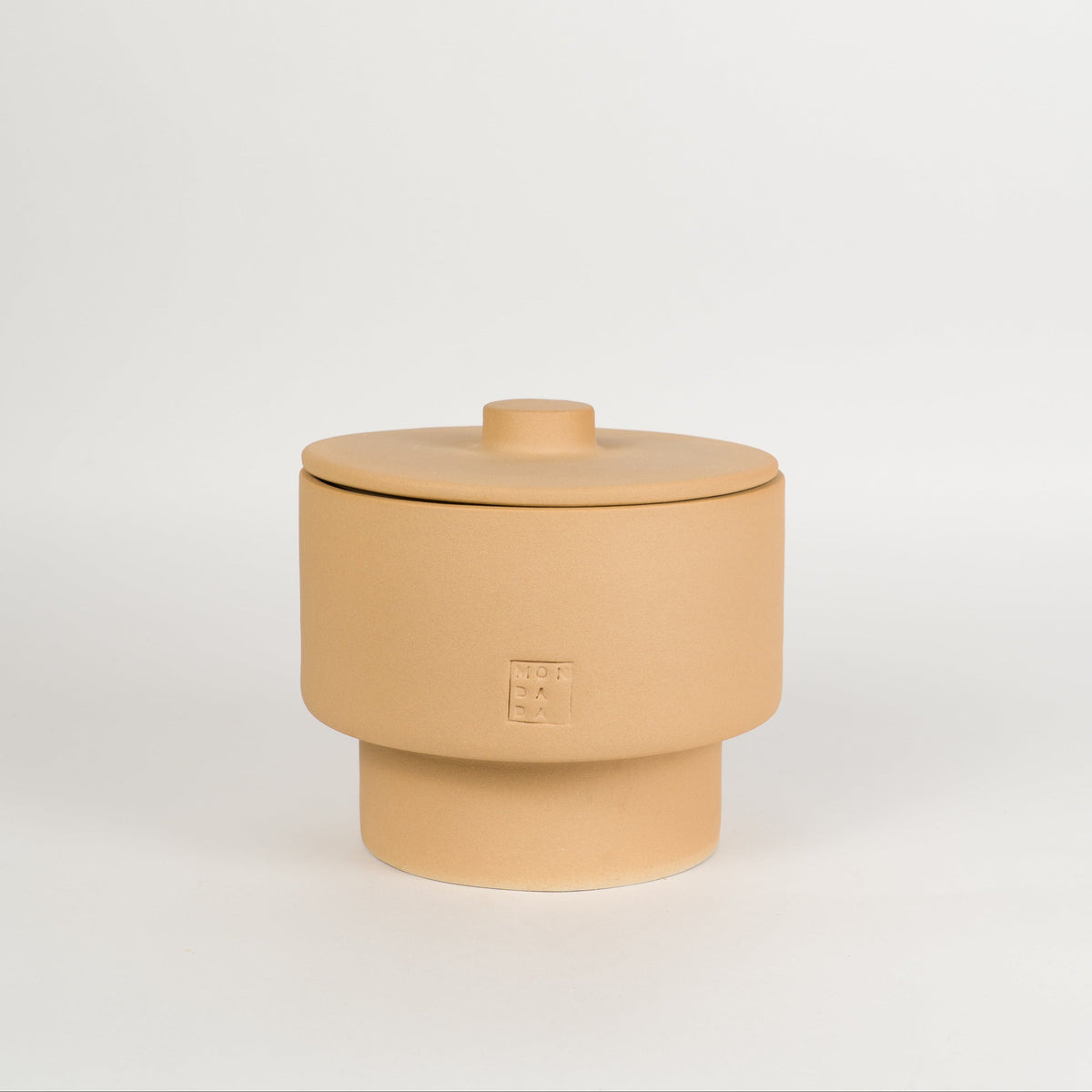 June Outdoor Candle THREE + lid — imagem oficial Mon Dada
