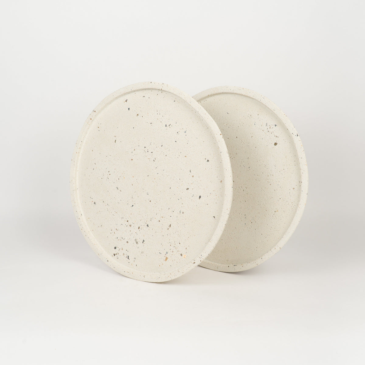 Concrete Platter — imagem oficial Mon Dada