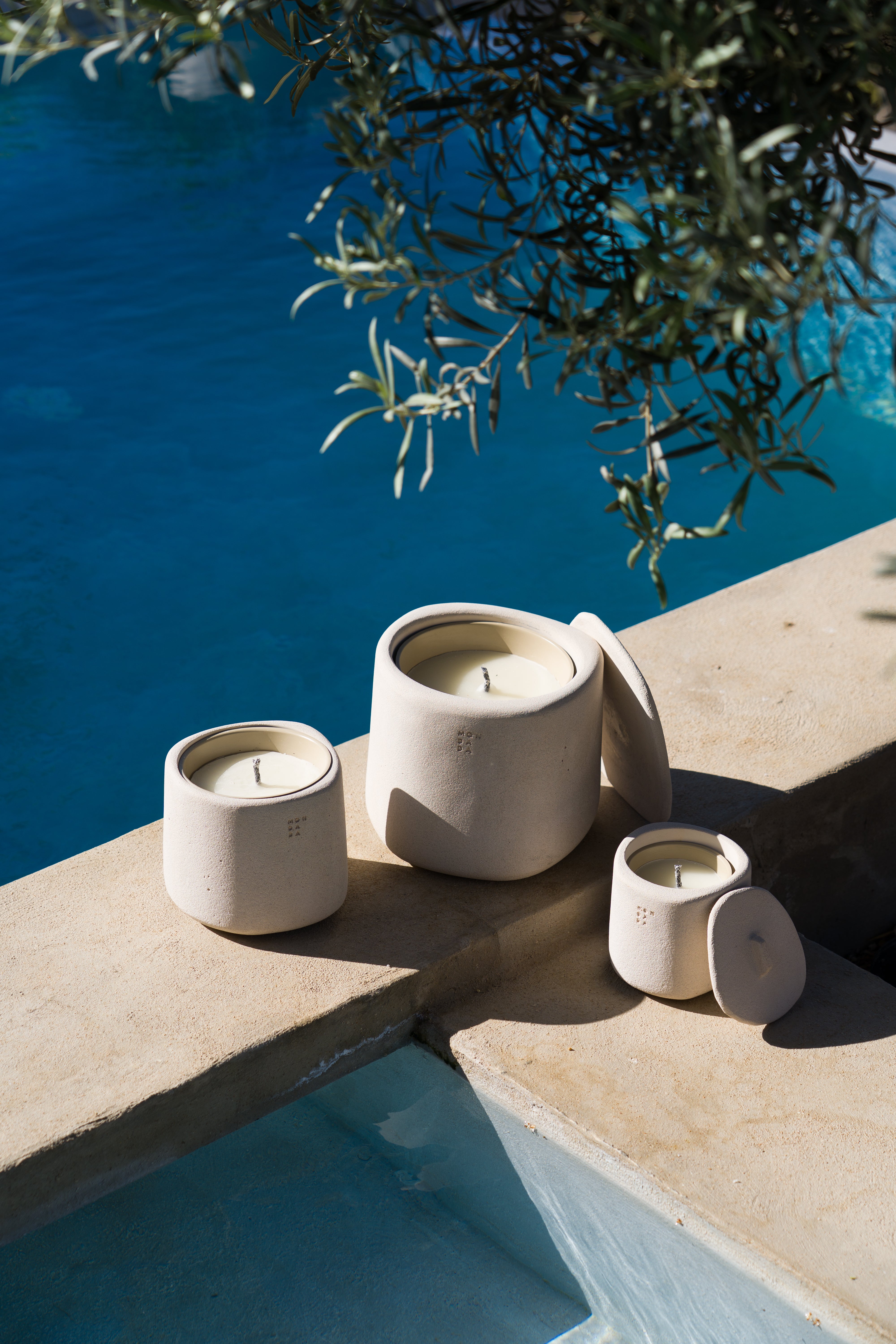 Corse Outdoor Candle XL + lid — imagem oficial Mon Dada