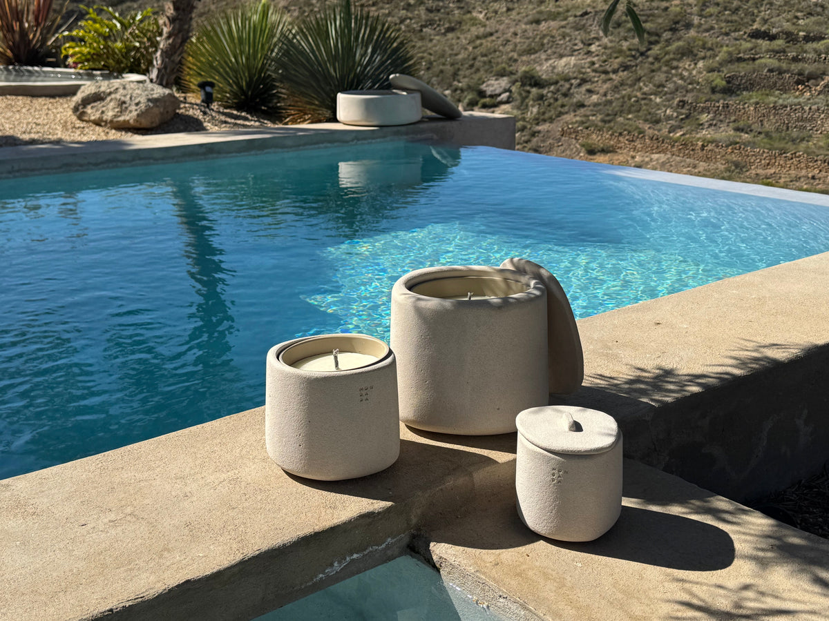 Corse Outdoor Candle Medium + lid — imagem oficial Mon Dada
