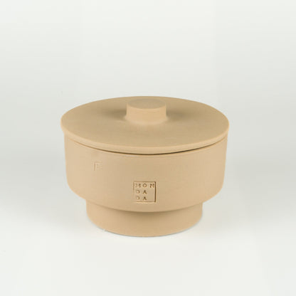 June Outdoor Candle TWO + lid — imagem oficial Mon Dada